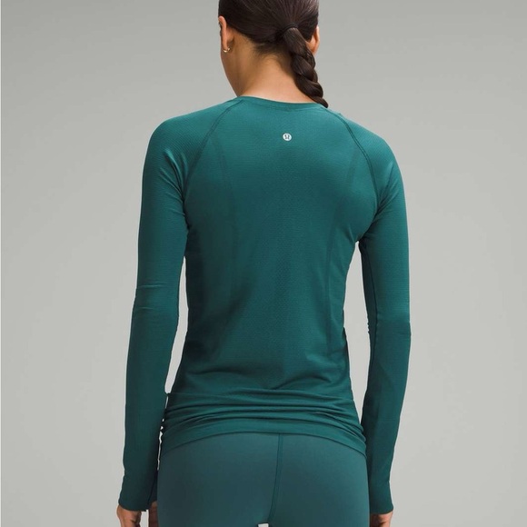 Lululemon Green Long Sleeve top with Crew Neck - Picture 3 of 8
